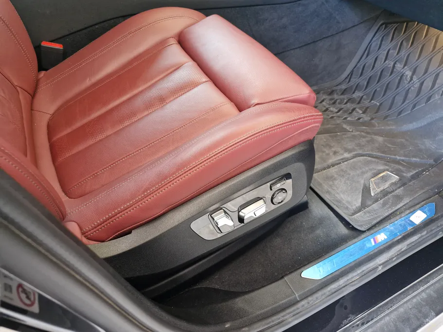 بي ام دبليو الفئة اكس 6 xDrive 40i 2021 