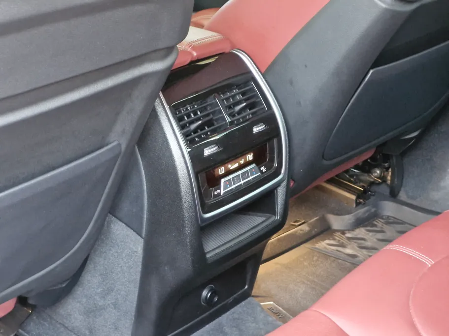 بي ام دبليو الفئة اكس 6 xDrive 40i 2021 