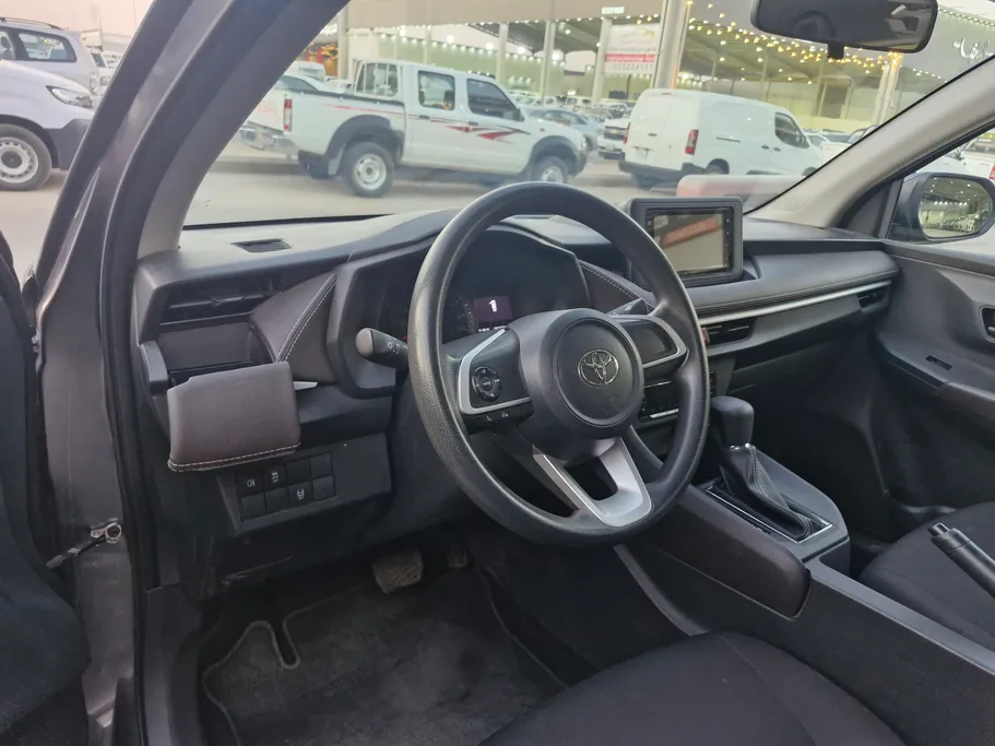 2024 Toyota Yaris  Y 