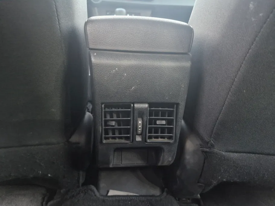 2024 Toyota Yaris  Y 