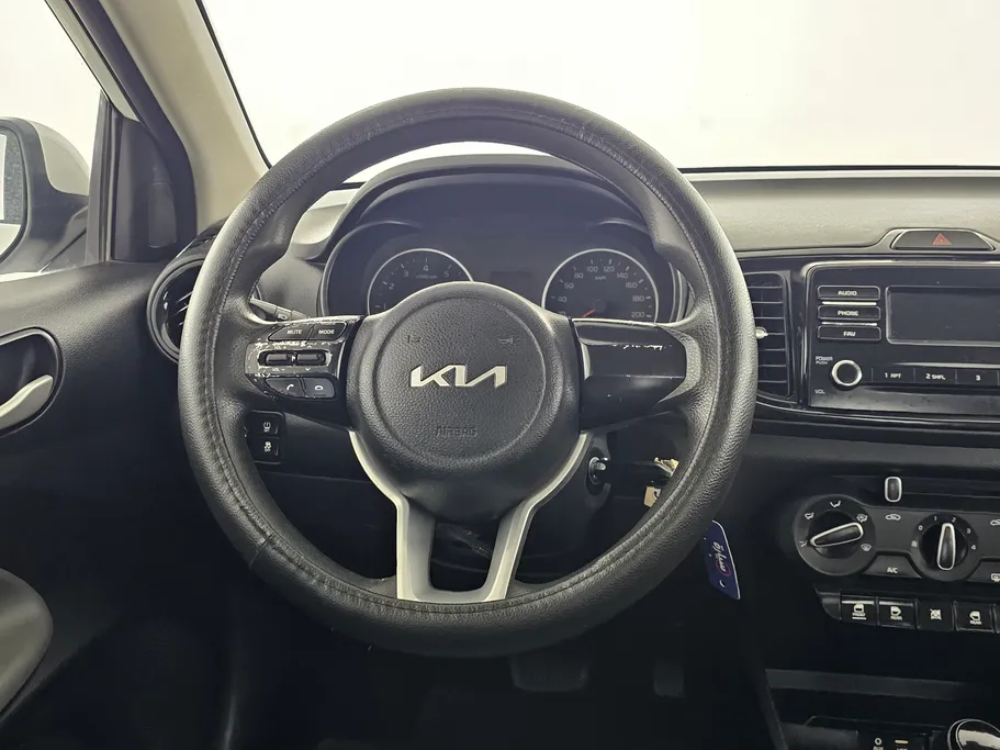 2022 Kia Pegas LX 