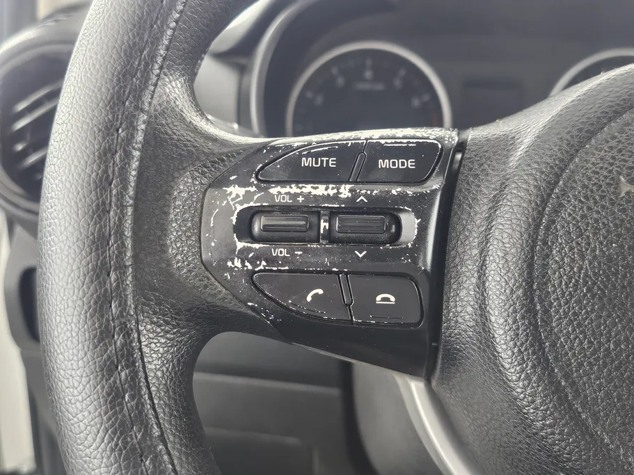 2022 Kia Pegas LX 