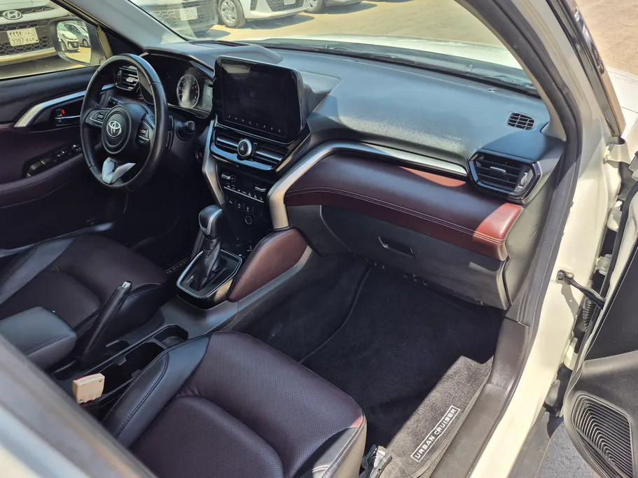 2025 Toyota Urban Cruiser GLX 