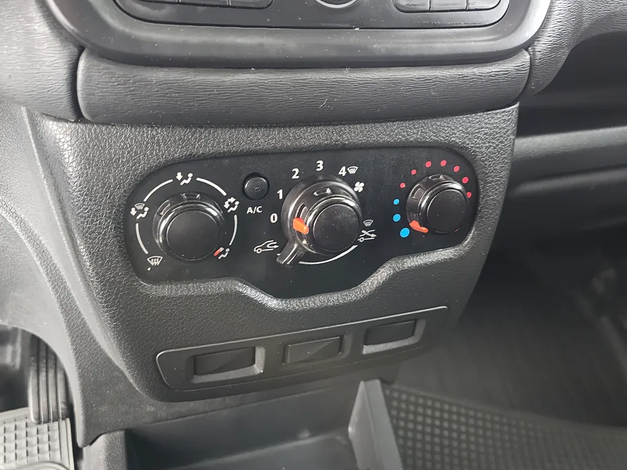2021 Renault Docker Van بضاعة 