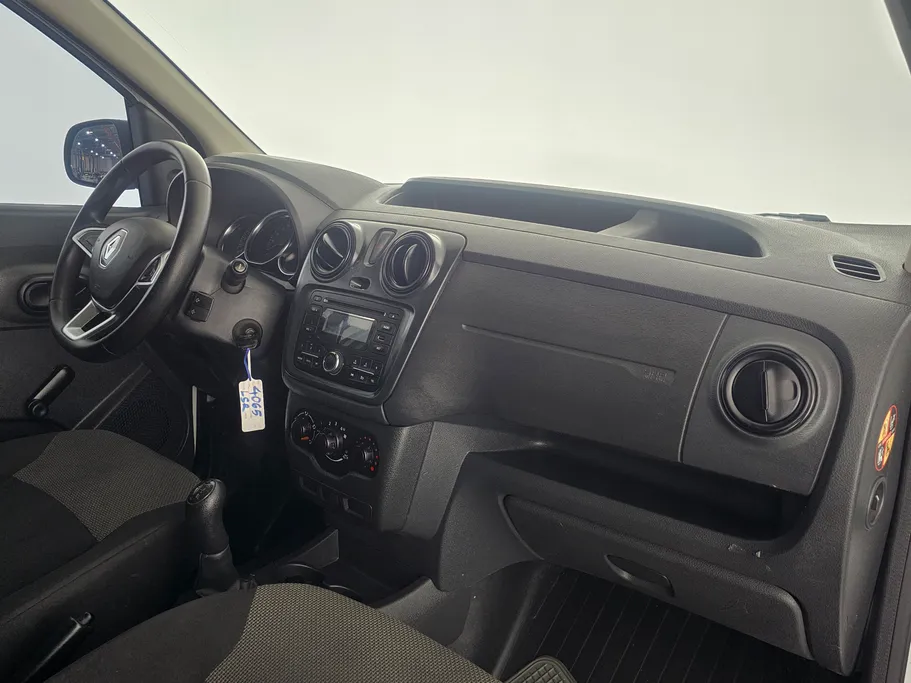 2021 Renault Docker Van بضاعة 