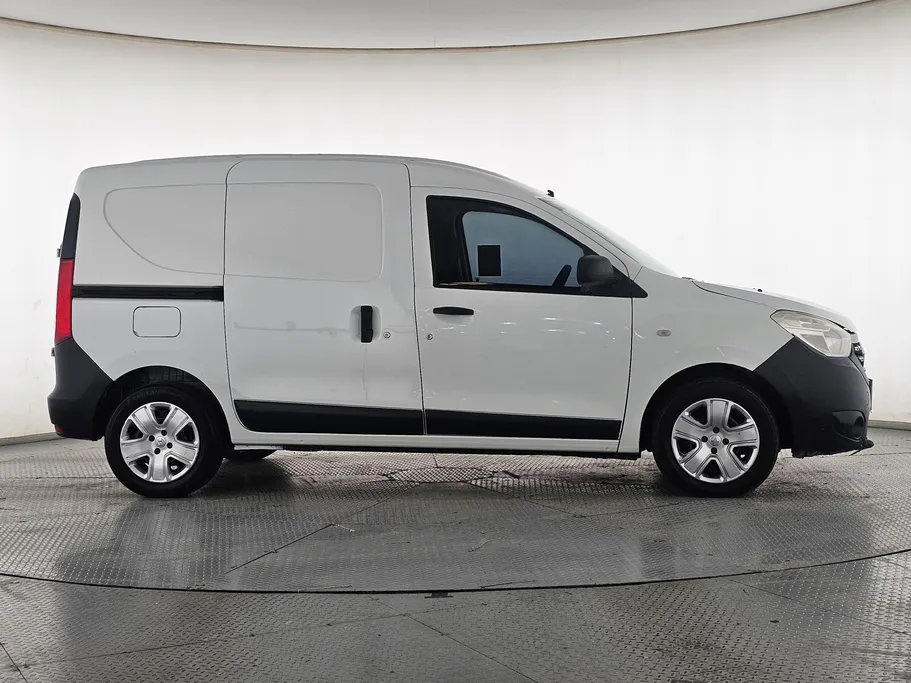 2021 Renault Docker Van بضاعة 