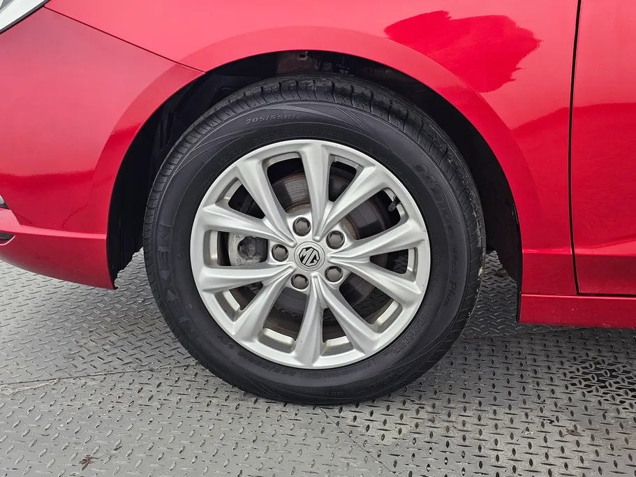 2022 MG 5 STD 