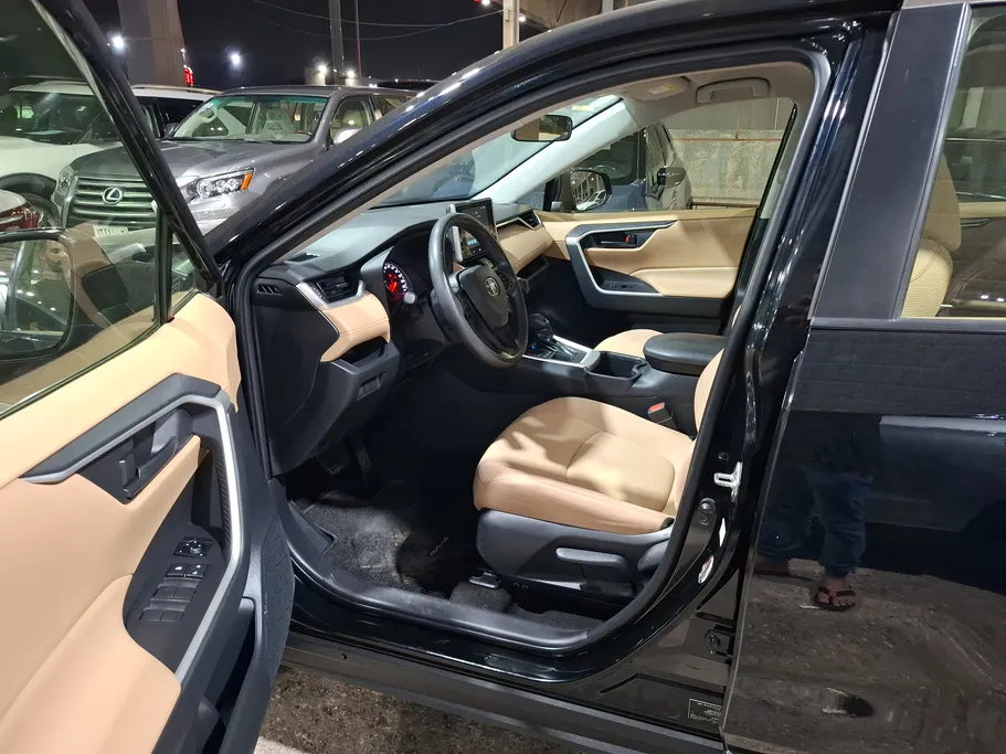 2023 Toyota RAV4 LE 