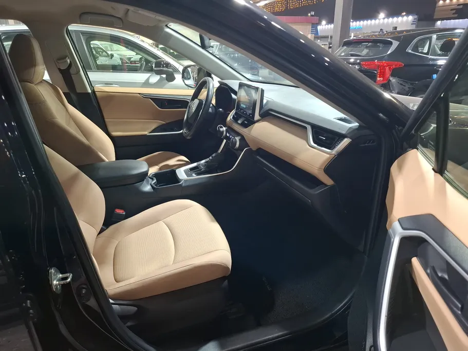 2023 Toyota RAV4 LE 