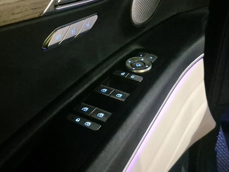 2025 Genesis GV80 Royal 