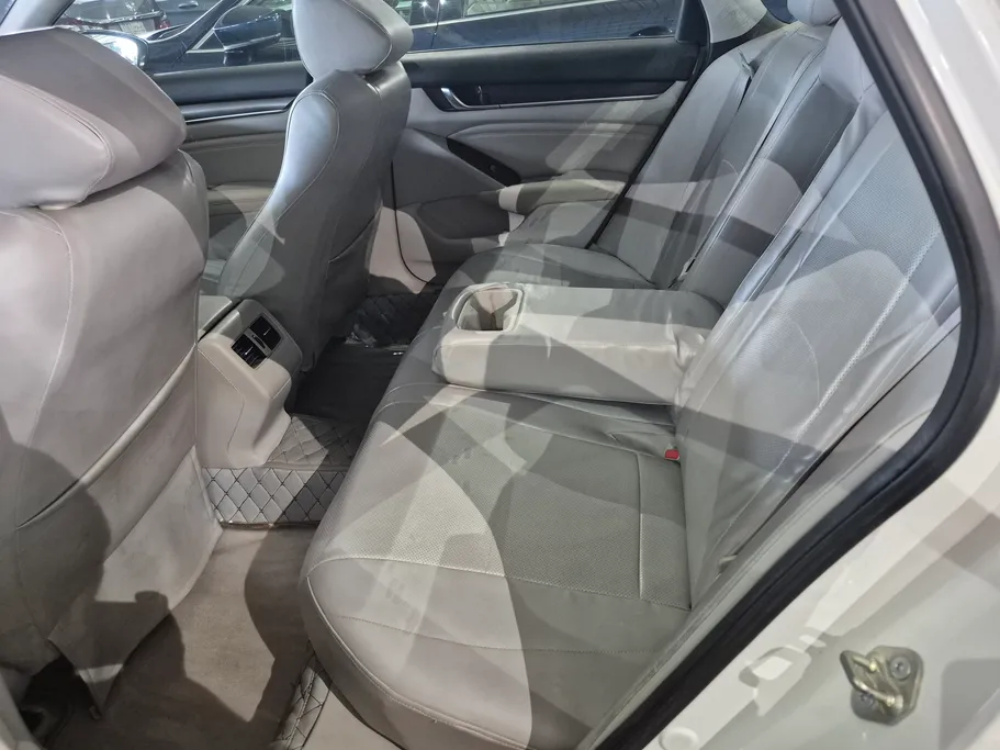 2020 Honda Accord LX 