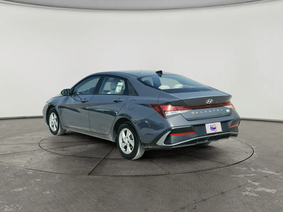 2024 Hyundai Elantra Smart 