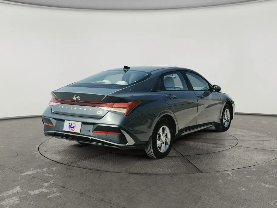 2024 Hyundai Elantra Smart 
