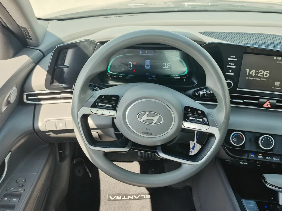 2024 Hyundai Elantra Smart 
