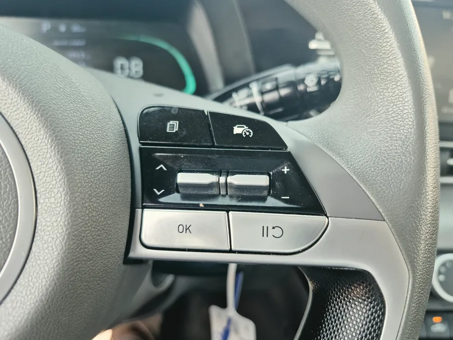 2024 Hyundai Elantra Smart 