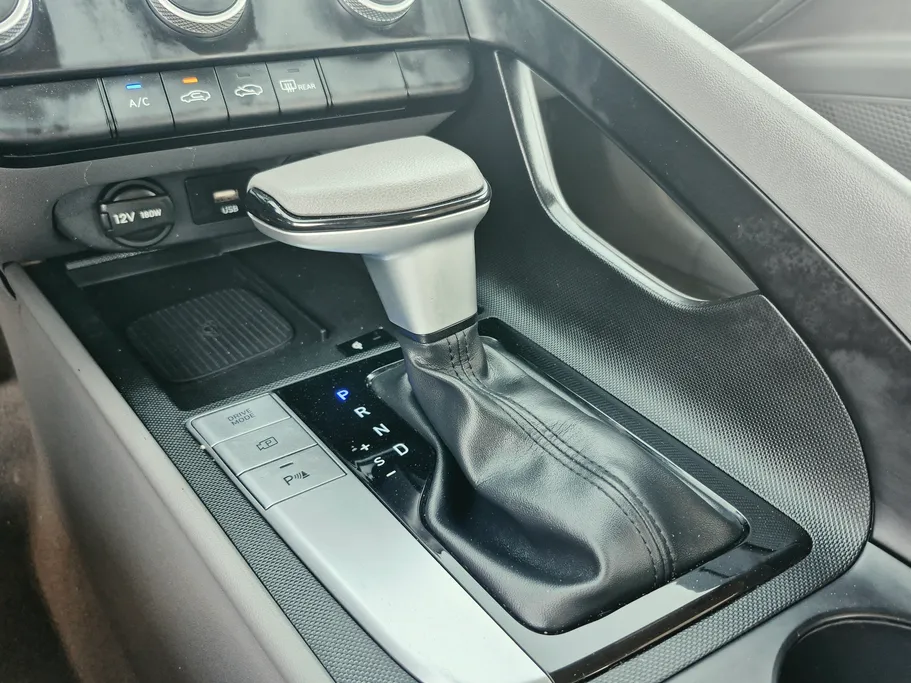 2024 Hyundai Elantra Smart 