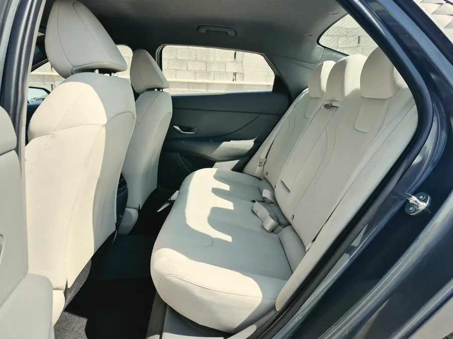2024 Hyundai Elantra Smart 