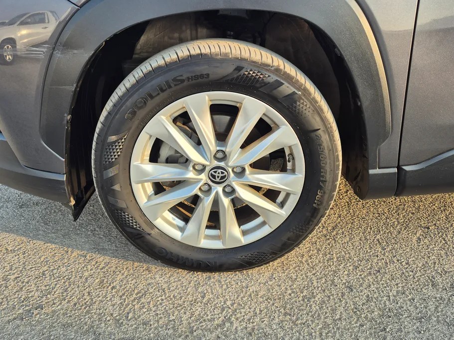 2022 Toyota Corolla Cross XLE HEV 