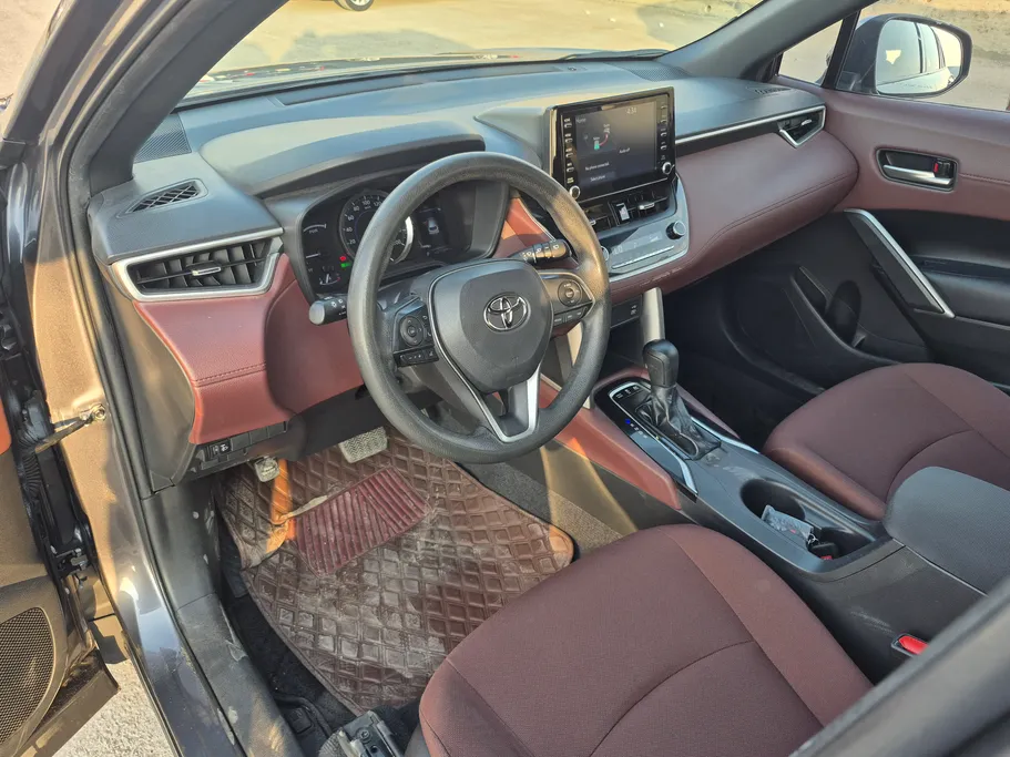 2022 Toyota Corolla Cross XLE HEV 