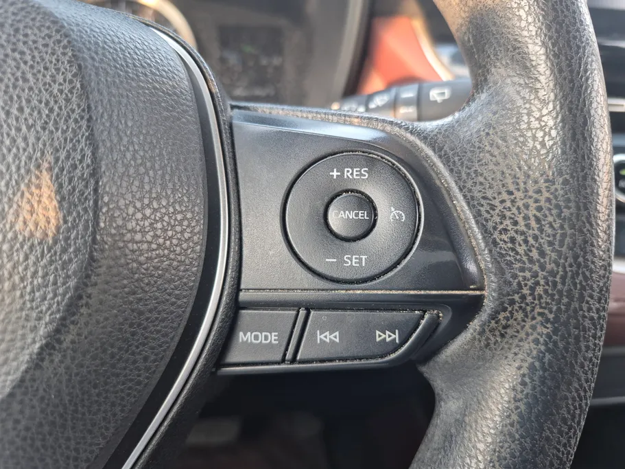 2022 Toyota Corolla Cross XLE HEV 