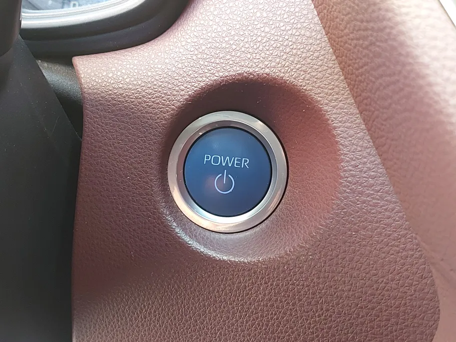 2022 Toyota Corolla Cross XLE HEV 