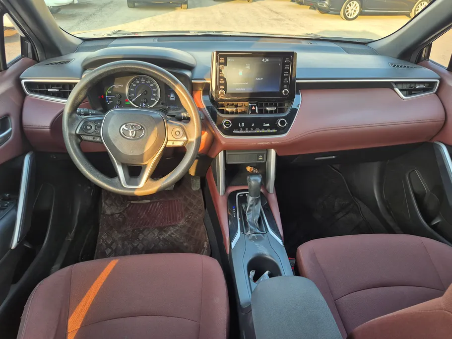 2022 Toyota Corolla Cross XLE HEV 