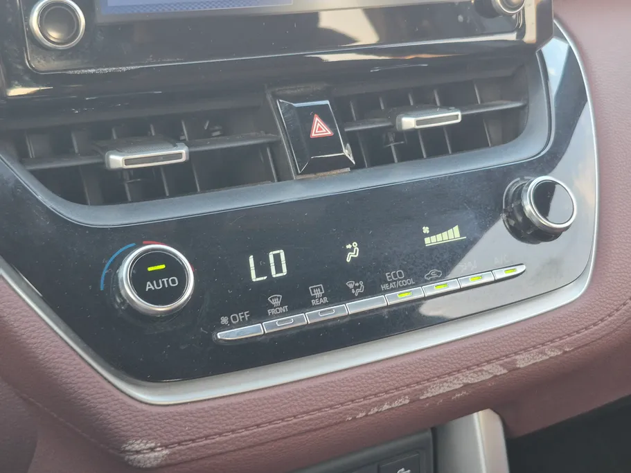 2022 Toyota Corolla Cross XLE HEV 