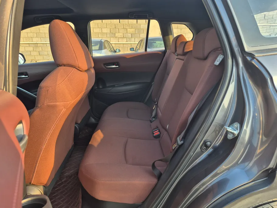 2022 Toyota Corolla Cross XLE HEV 