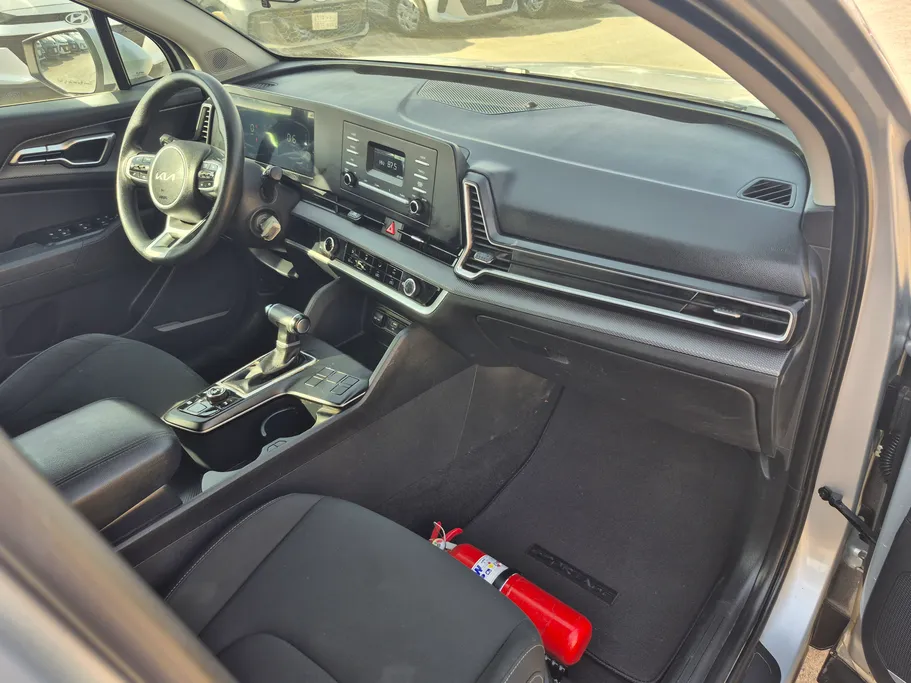 2024 Kia Sportage LX 