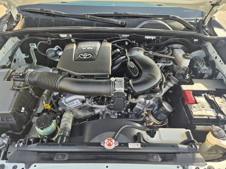 2024 تويوتا Fortuner VX1 