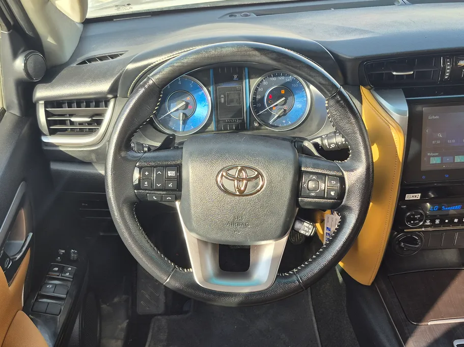 2024 تويوتا Fortuner VX1 