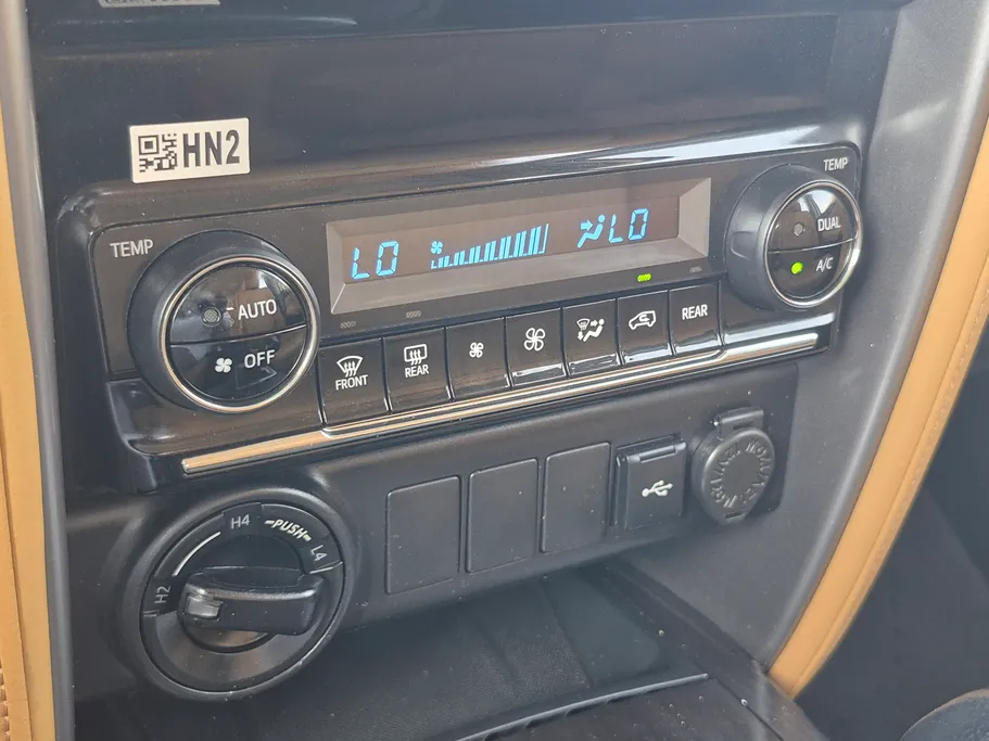2024 تويوتا Fortuner VX1 