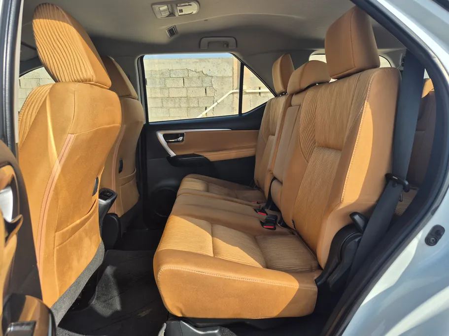 2024 تويوتا Fortuner VX1 