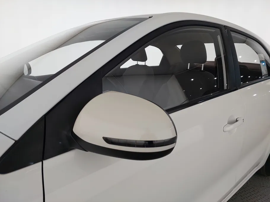 2022 Kia Pegas LX 