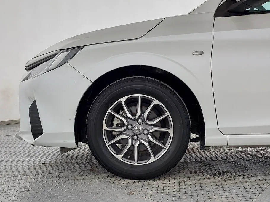 2024 Toyota Yaris  Y 