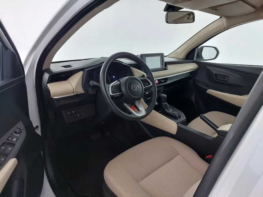 2024 Toyota Yaris  Y 