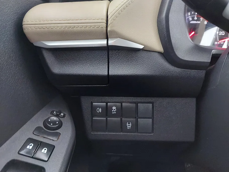 2024 Toyota Yaris  Y 