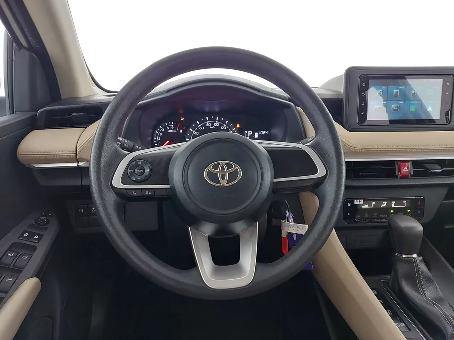 2024 Toyota Yaris  Y 