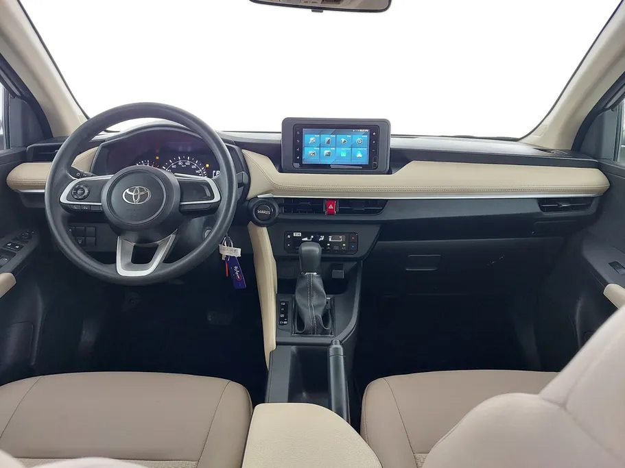 2024 Toyota Yaris  Y 