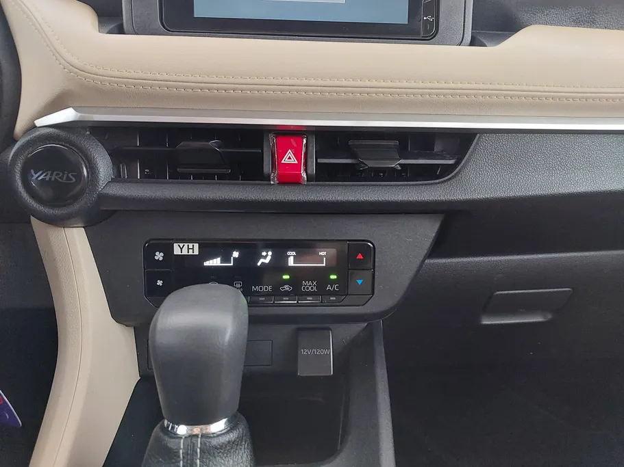 2024 Toyota Yaris  Y 