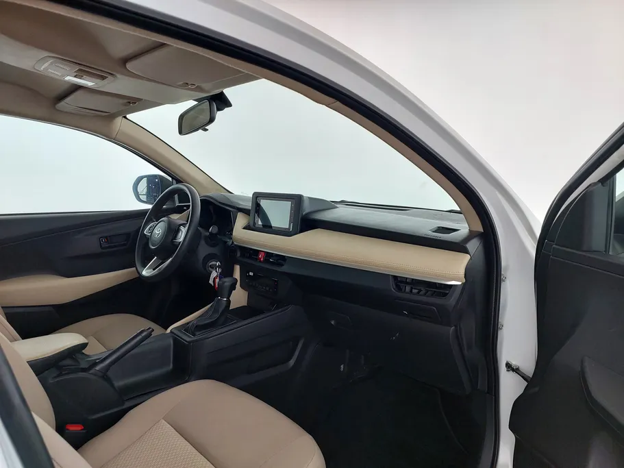 2024 Toyota Yaris  Y 