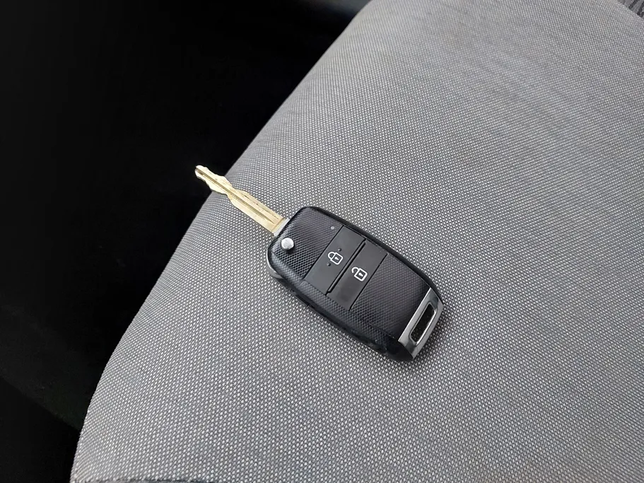 2025 Kia Pegas LX 