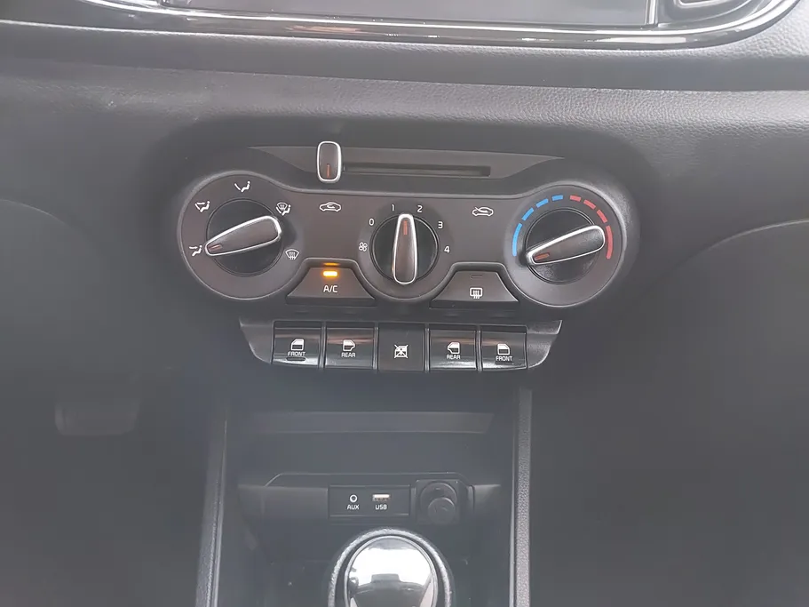 2025 Kia Pegas LX 