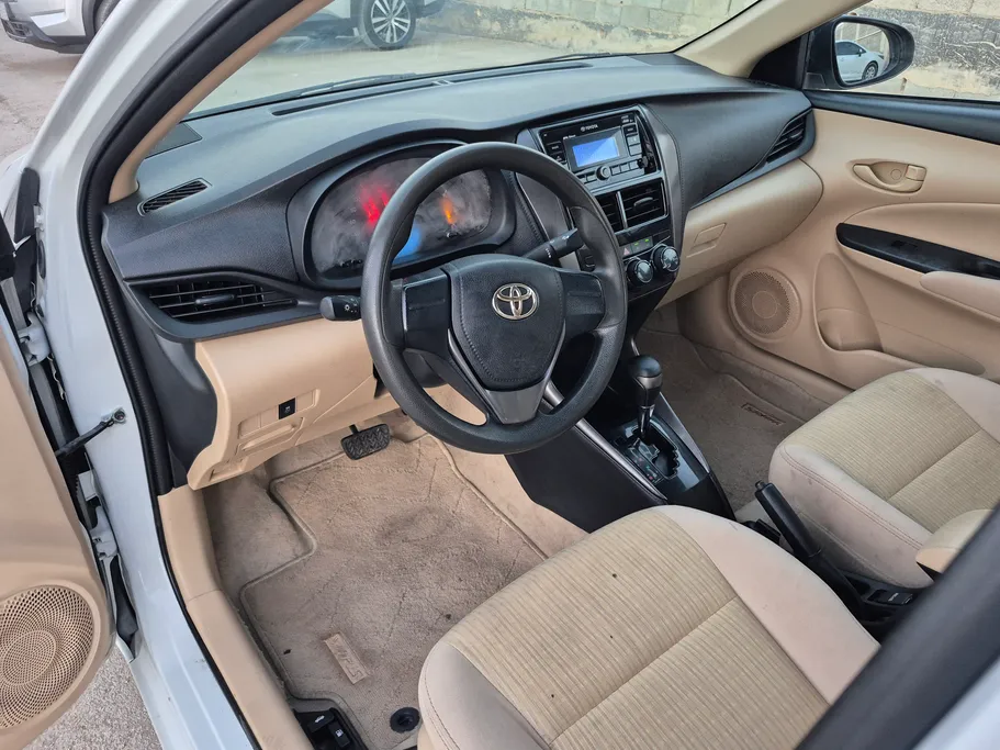 2022 Toyota Yaris  Y 