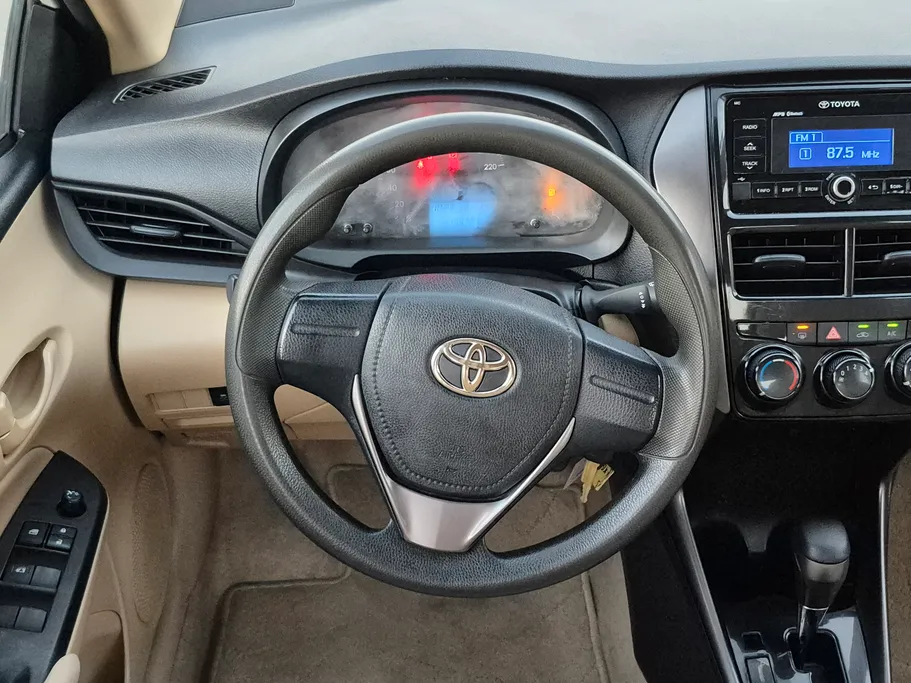 2022 Toyota Yaris  Y 