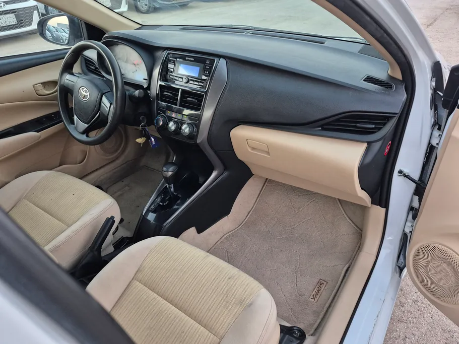 2022 Toyota Yaris  Y 