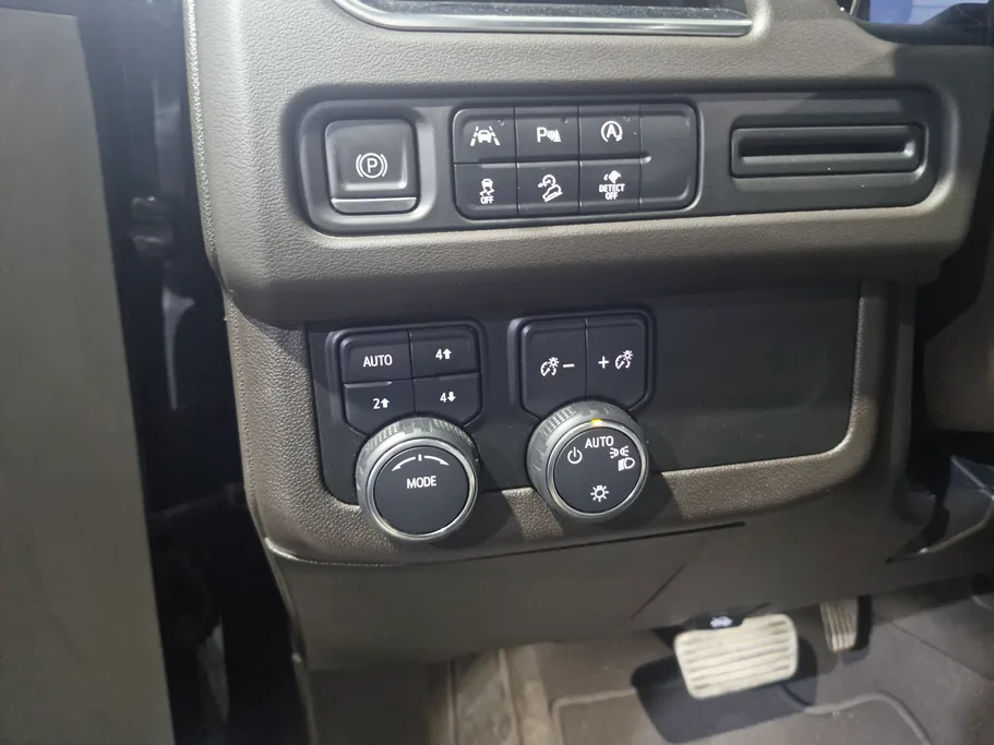 2024 Chevrolet Suburban LS 