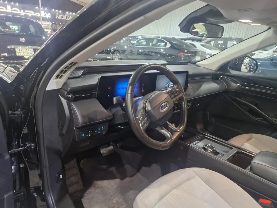 2024 Ford Taurus Ambiente 