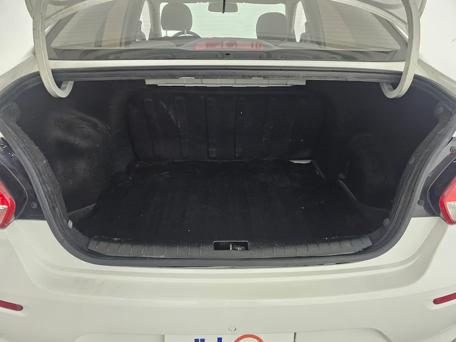 2022 Kia Pegas LX 