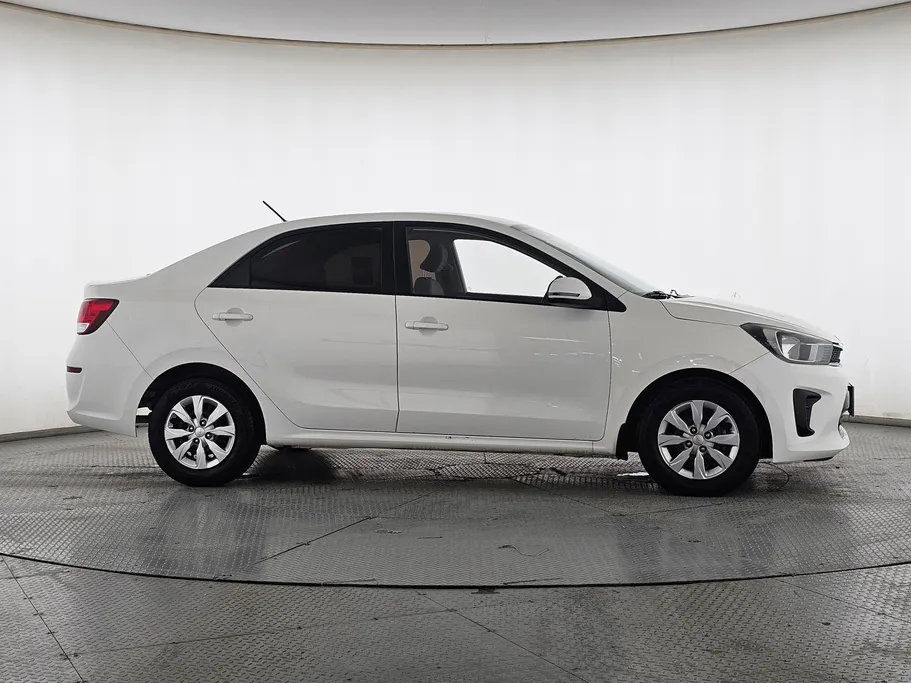 2022 Kia Pegas LX 